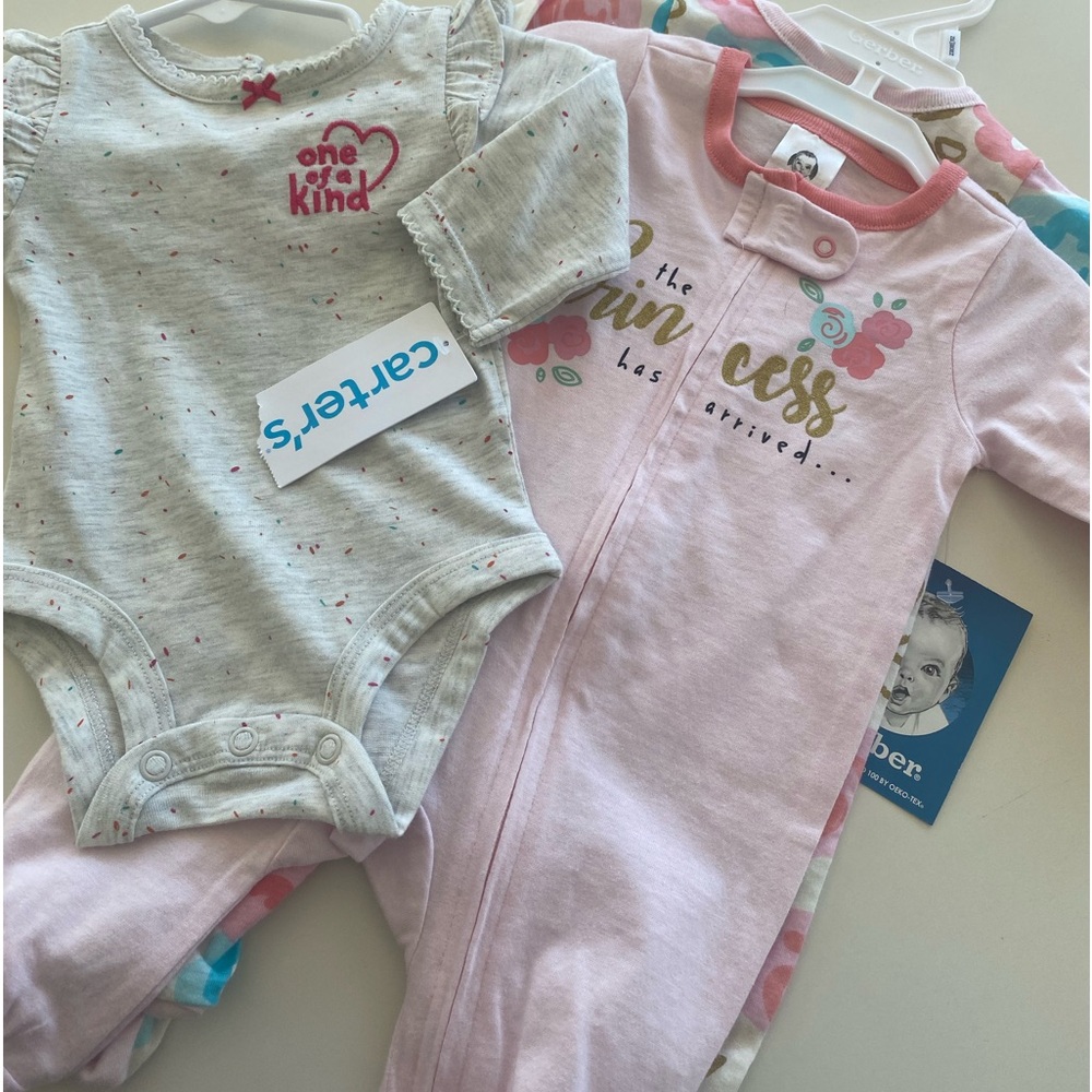 NWT Bundle of Carter’s Bodysuit & Gerber Footies - Picture 1 of 5